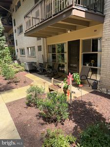 4931 Americana Dr