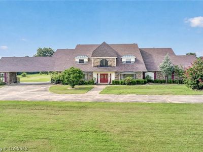 411 Mayfield Dr