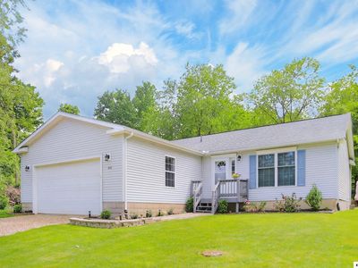 453 Greenlawn Dr