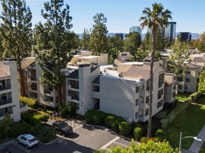 21450 Burbank Blvd APT 314