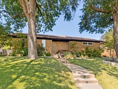 5915 Canterview Dr