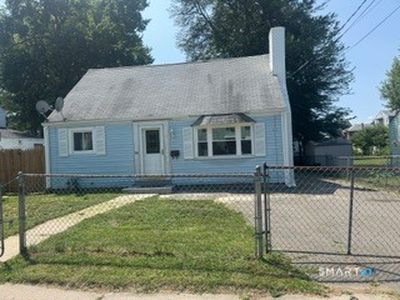 25 Montrose Street