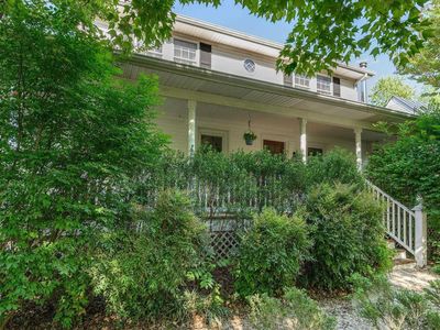2720 Jefferson Park Ave