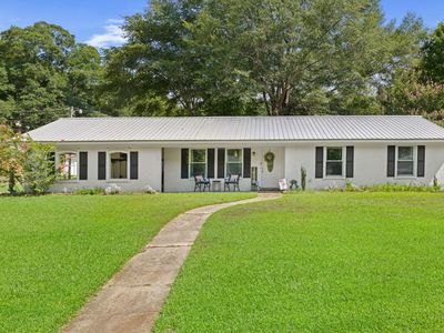 1402 Arcada Cir