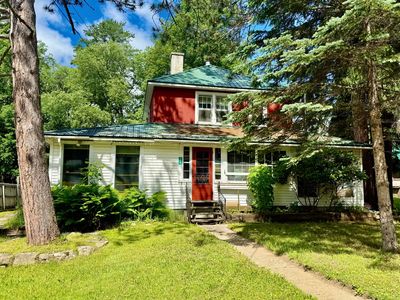 24 Leona Ln