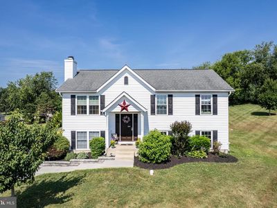 596 Footpath Ct