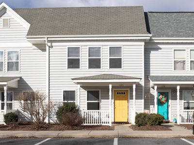 1295 Old Richmond Cir