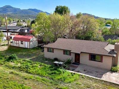 218 E Edison Ave