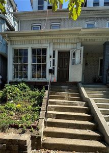 916 Center St