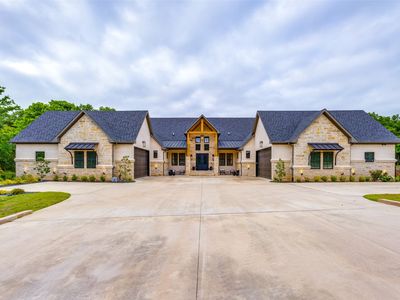704 Palisades Dr