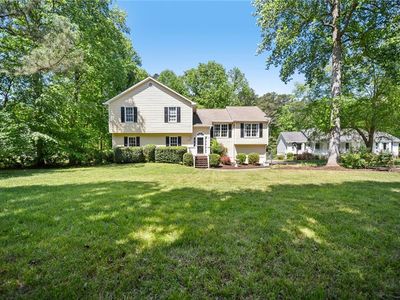 3933 Marguerite Dr NW