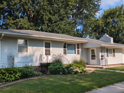 215 7th St SE