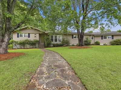 17 Inglewood Dr