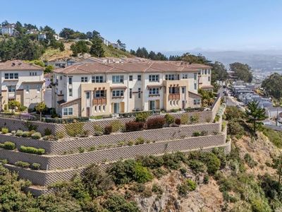 3001 Ocean View Ct Unit E