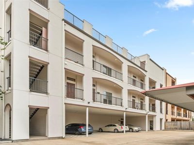 802 Jackson Hill St APT 201