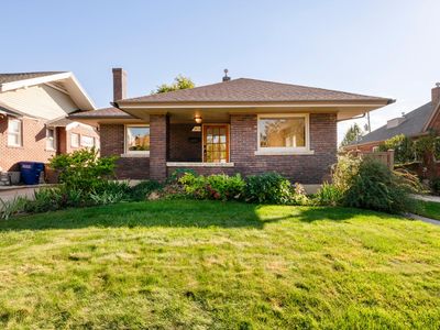 1438 E Roosevelt Ave S