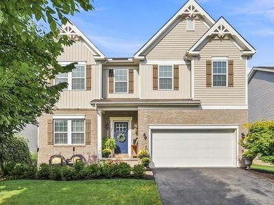 60 Carolyn Ln