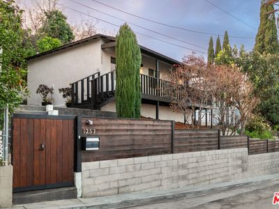 1253 N Ditman Ave