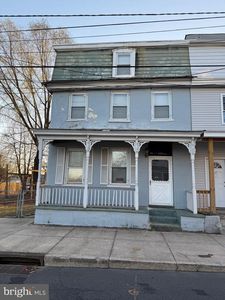 526 York St