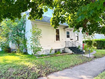515 Vila St