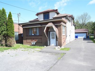 3912 Seneca St Floor 1