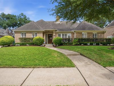 15123 Greenleaf Ln