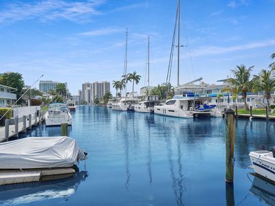 3220 Bayview Drive #202