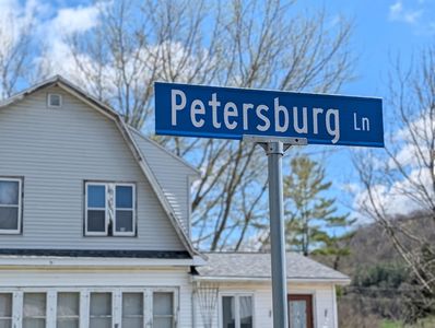 48670 Petersburg Ln