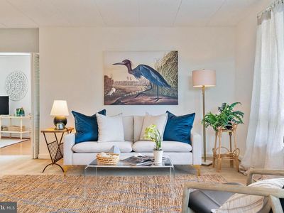 100 Severn Ave APT 206