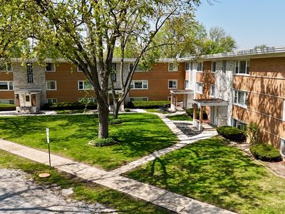 6910 W 109th St Unit 1B