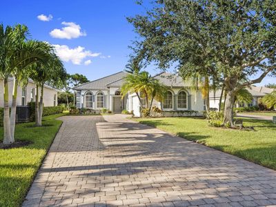 4607 NW Red Bay Circle