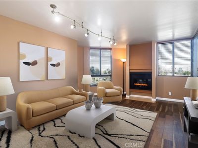 7826 Topanga Canyon Blvd APT 307