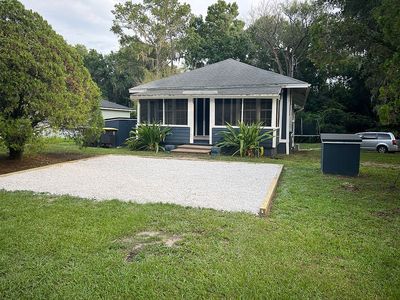 4136 Collins Rd