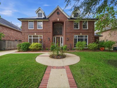14 Hilshire Grove Ln