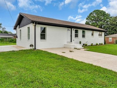 330 Lagoon Dr
