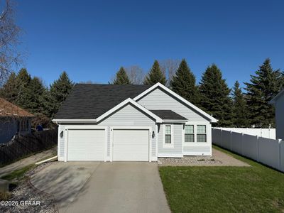 2421 Glen Cir