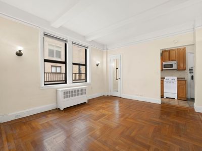 20 W 72nd St APT 1403