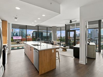 1212 Demonbreun St #715