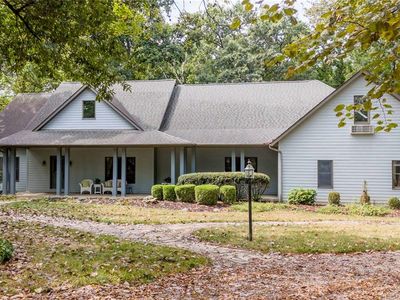 2809 Spring Dr