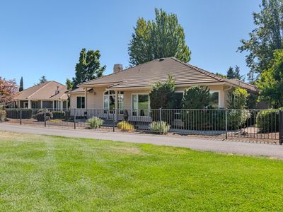 401 Golf View Dr