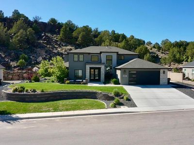 2228 S Canyon Cir