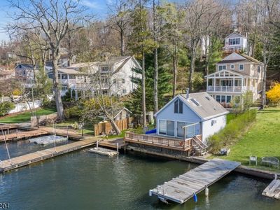 423 Lakeside Blvd