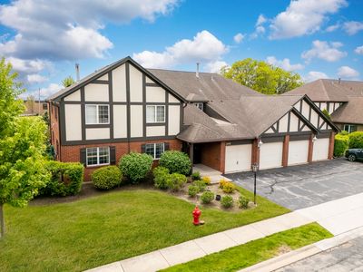 Property at 245 Windsor Ln Unit B, Willowbrook, IL