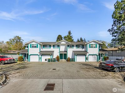 2850 W Maplewood Avenue