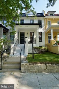 713 Princeton Pl NW