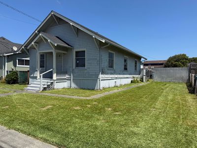 3237 Summer St