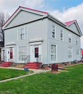 214-218 Hudson Ave