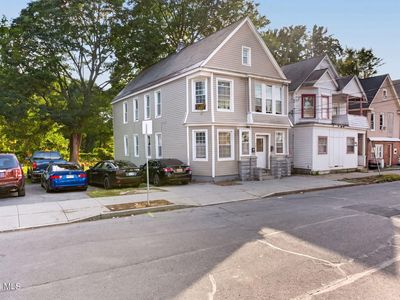 912 Strong Street