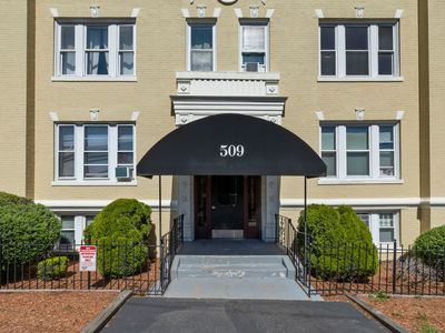 509 Pleasant St APT 2-4