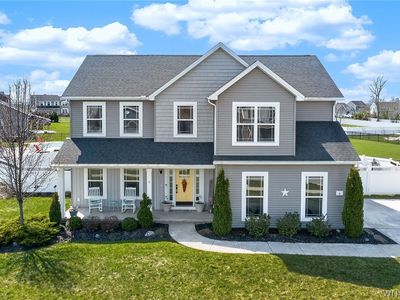 8 Weathersfield Ln